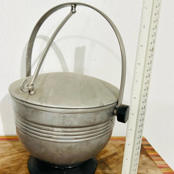 1950's Aluminum Ice Bucket w/ Hinged Lid Retro Barware Footed - Picture 6 of 10